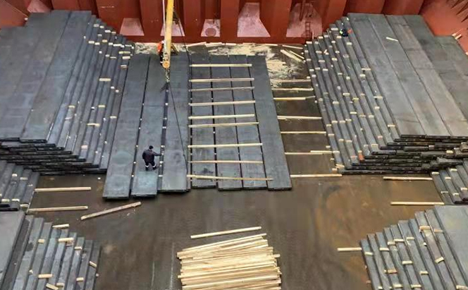 Steel cargo deck operation