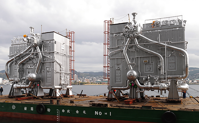Equipment cargo deck handling